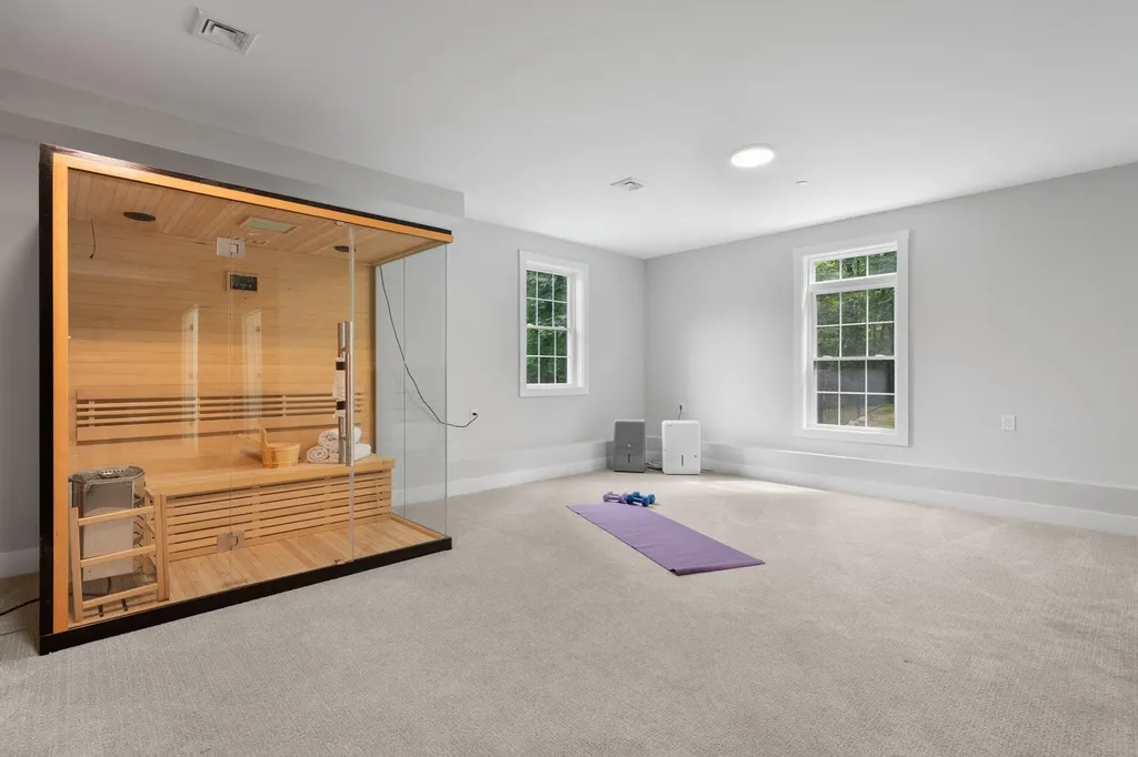 39 Parkside Drive Pelham NH 03076