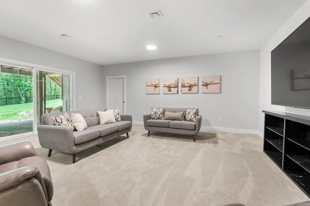39 Parkside Drive Pelham NH 03076