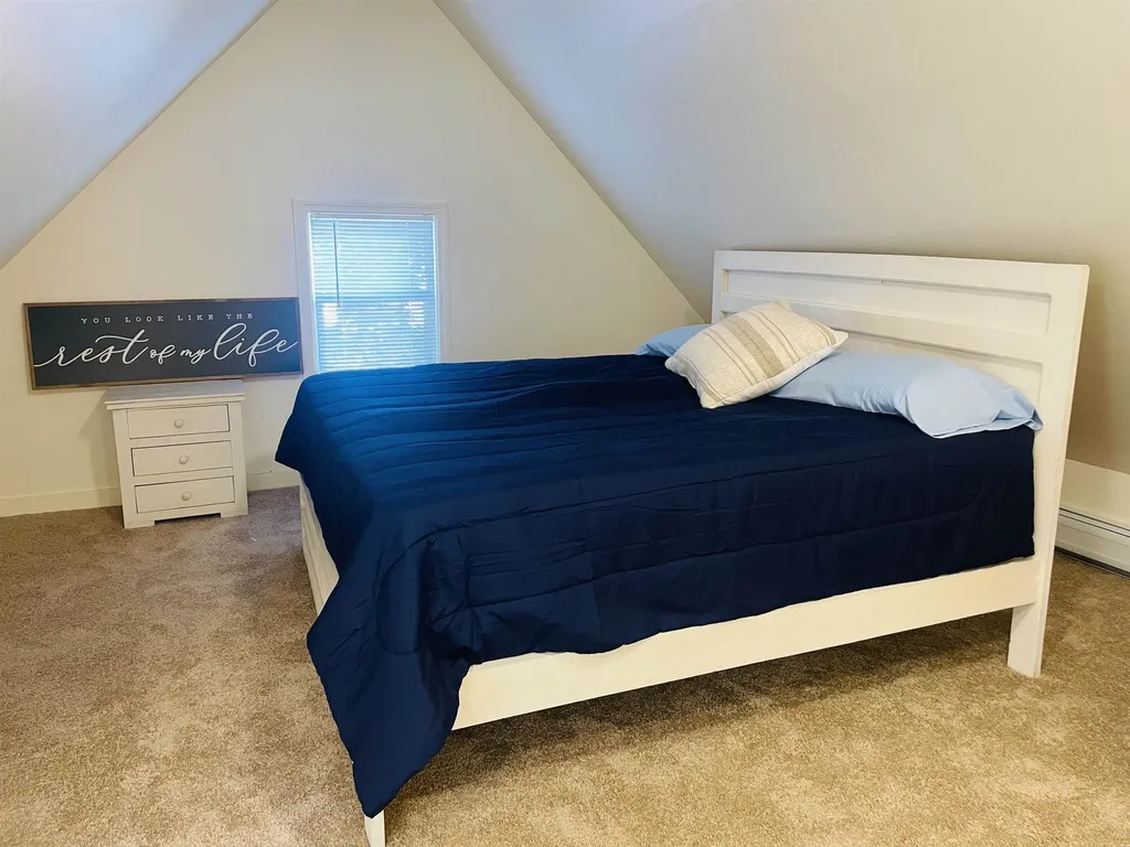 17 Arch Street Laconia NH 03246