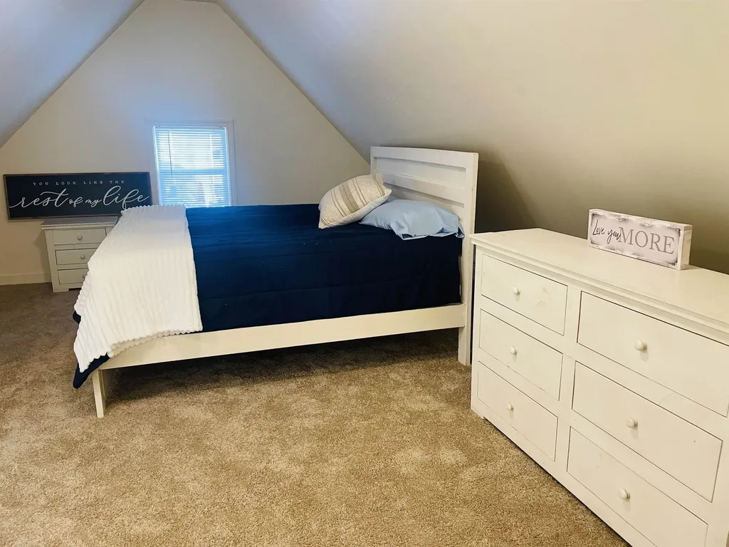 17 Arch Street Laconia NH 03246