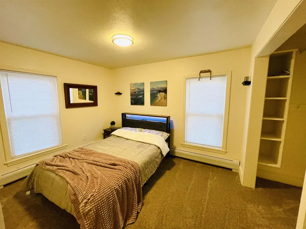 17 Arch Street Laconia NH 03246