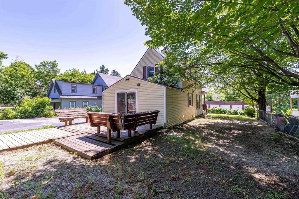 17 Arch Street Laconia NH 03246