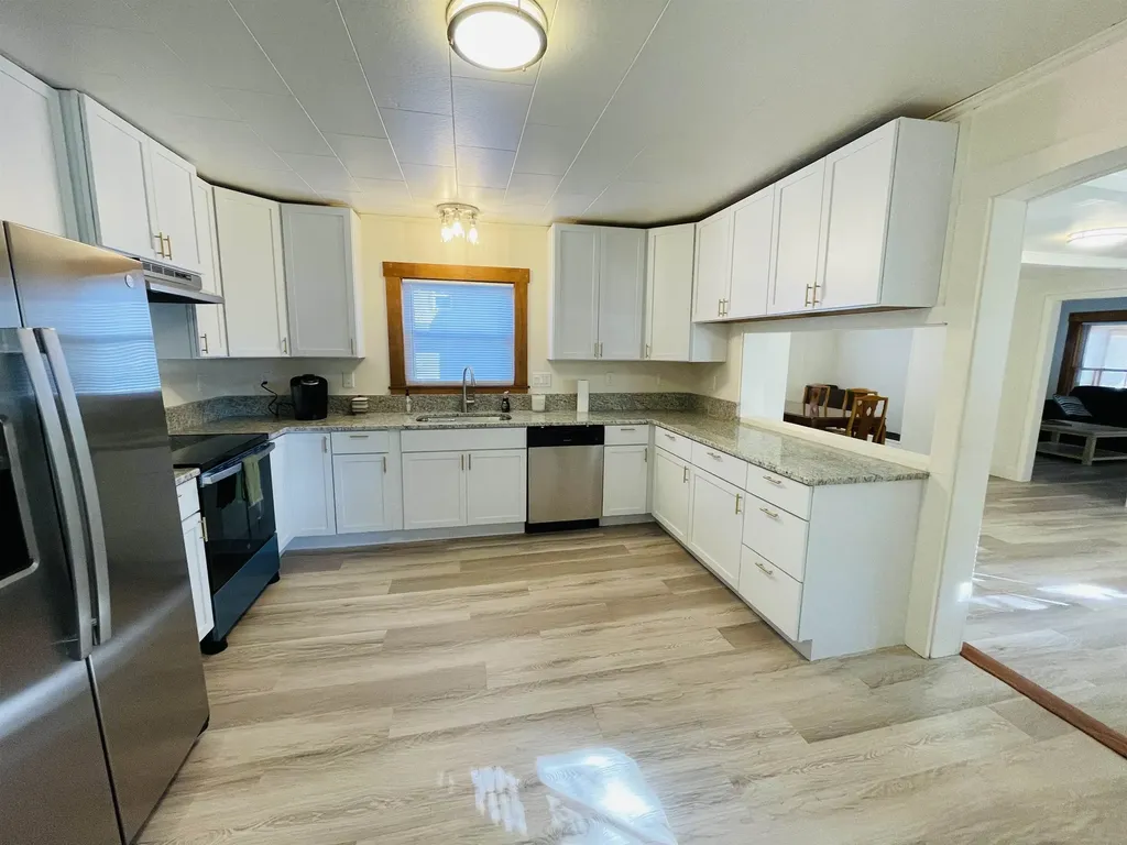 17 Arch Street Laconia NH 03246