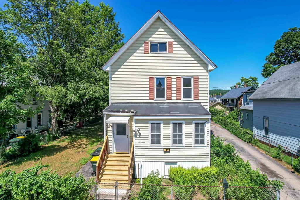 17 Arch Street Laconia NH 03246