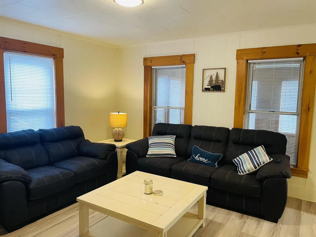 17 Arch Street Laconia NH 03246