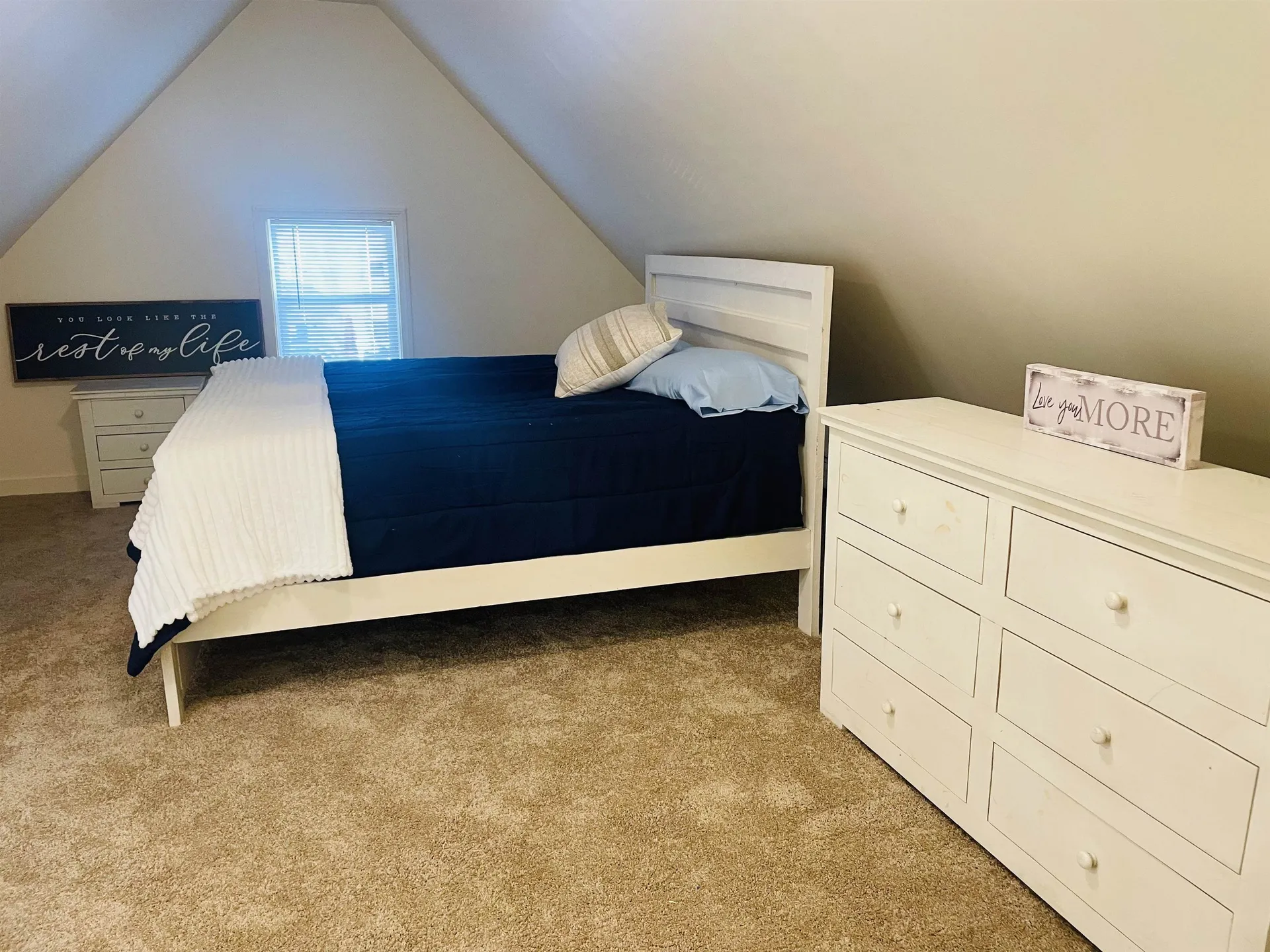 17 Arch Street Laconia NH 03246