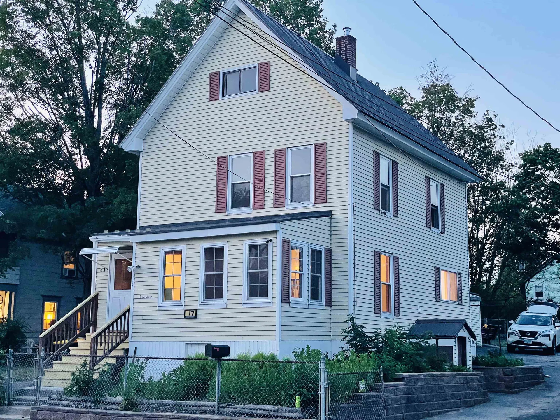 17 Arch Street Laconia NH 03246