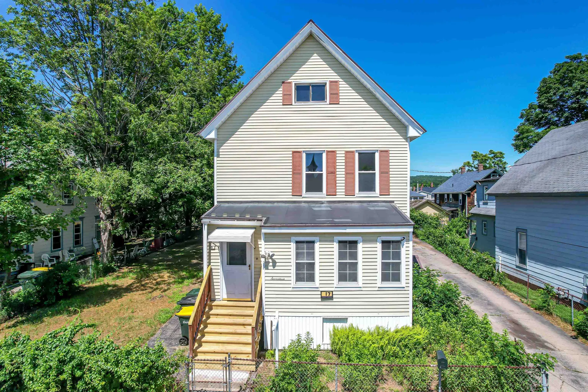 17 Arch Street Laconia NH 03246