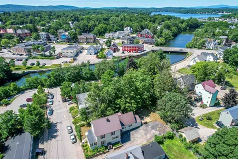 17 Arch Street Laconia NH 03246