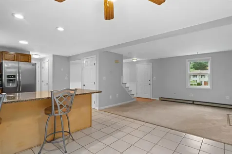 8 Oak Hill Lane Exeter NH 03833