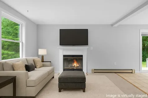 8 Oak Hill Lane Exeter NH 03833