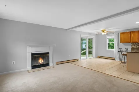 8 Oak Hill Lane Exeter NH 03833