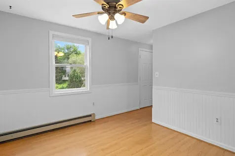 8 Oak Hill Lane Exeter NH 03833