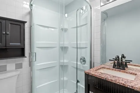 8 Oak Hill Lane Exeter NH 03833