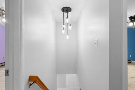 8 Oak Hill Lane Exeter NH 03833