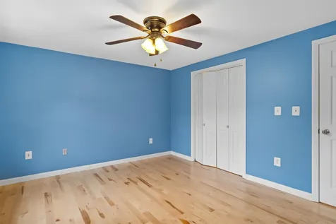 8 Oak Hill Lane Exeter NH 03833