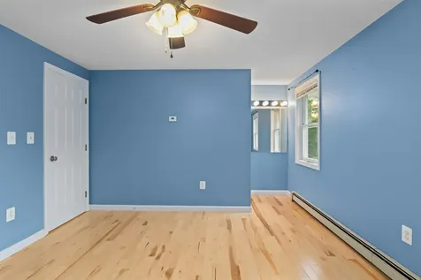 8 Oak Hill Lane Exeter NH 03833
