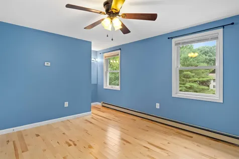 8 Oak Hill Lane Exeter NH 03833