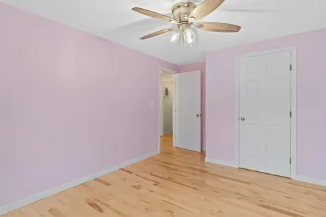 8 Oak Hill Lane Exeter NH 03833