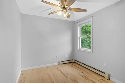 8 Oak Hill Lane Exeter NH 03833