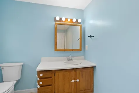 8 Oak Hill Lane Exeter NH 03833