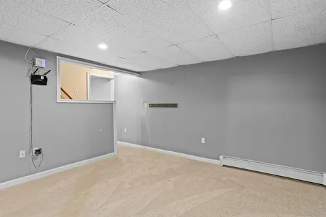 8 Oak Hill Lane Exeter NH 03833