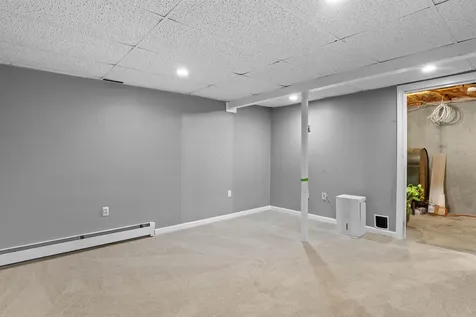 8 Oak Hill Lane Exeter NH 03833