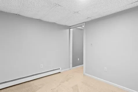 8 Oak Hill Lane Exeter NH 03833