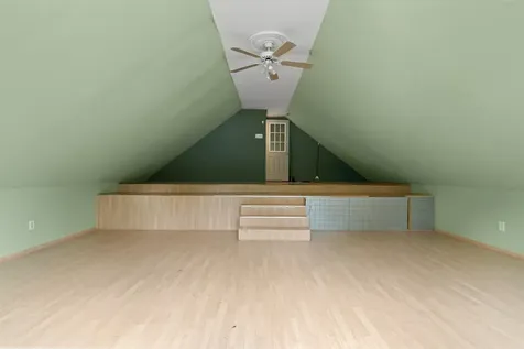 8 Oak Hill Lane Exeter NH 03833