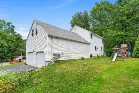 8 Oak Hill Lane Exeter NH 03833