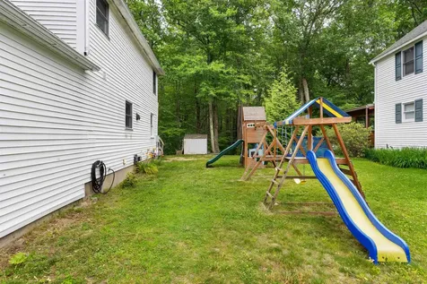 8 Oak Hill Lane Exeter NH 03833