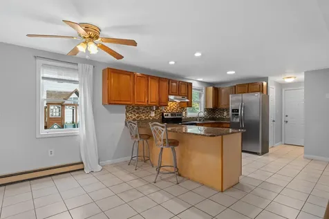 8 Oak Hill Lane Exeter NH 03833