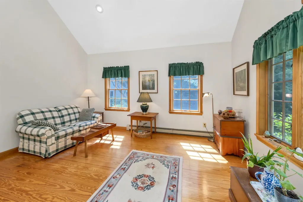 28 Spruce Road Wolfeboro NH 03894