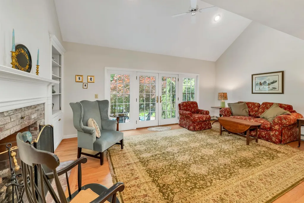28 Spruce Road Wolfeboro NH 03894