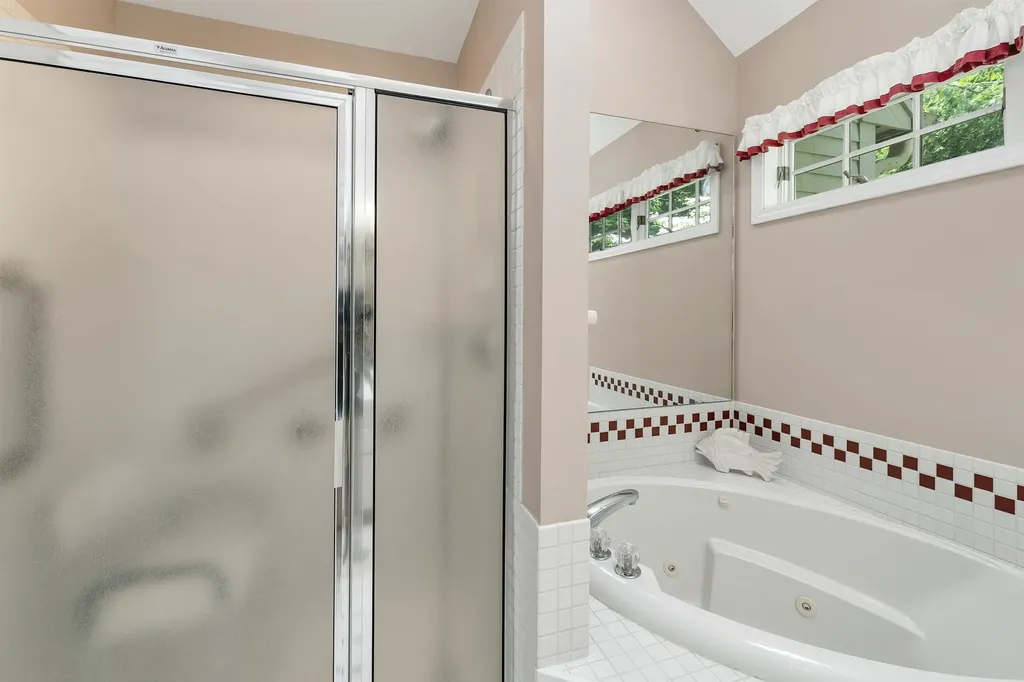 28 Spruce Road Wolfeboro NH 03894
