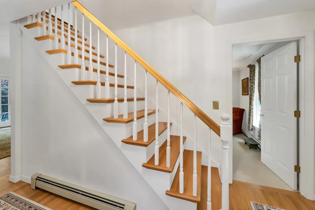 28 Spruce Road Wolfeboro NH 03894