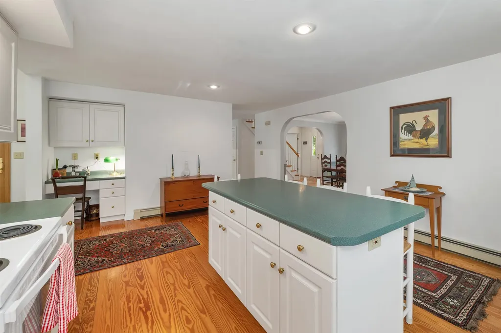 28 Spruce Road Wolfeboro NH 03894
