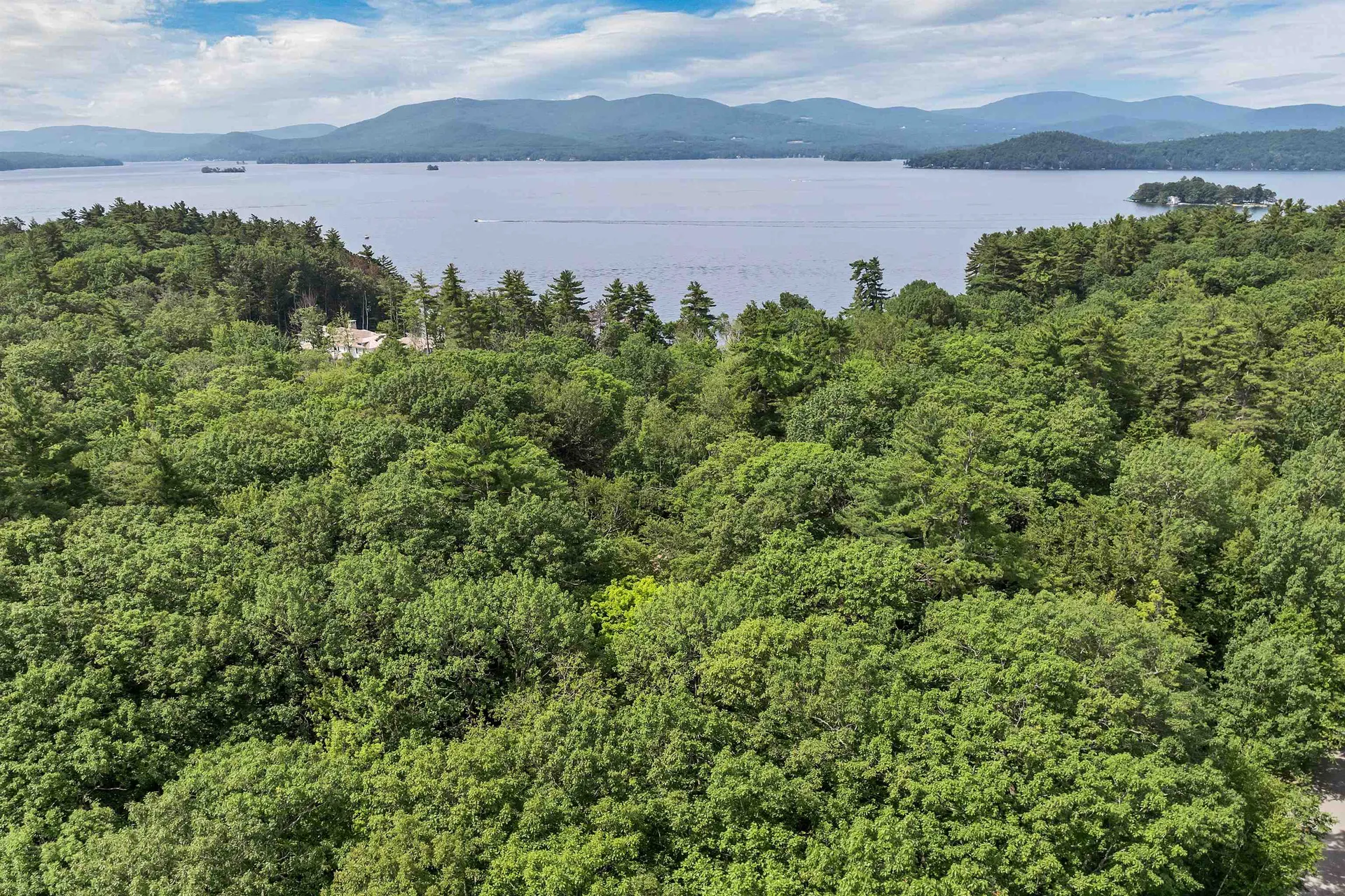 28 Spruce Road Wolfeboro NH 03894