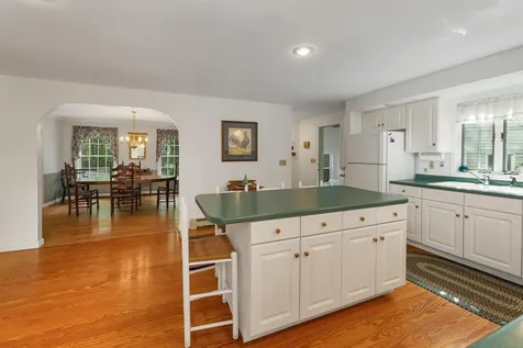 28 Spruce Road Wolfeboro NH 03894
