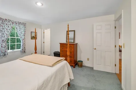 28 Spruce Road Wolfeboro NH 03894