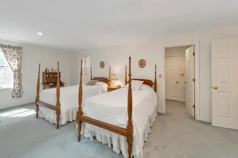 28 Spruce Road Wolfeboro NH 03894