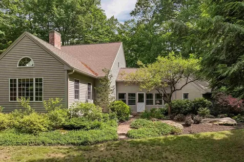 28 Spruce Road Wolfeboro NH 03894