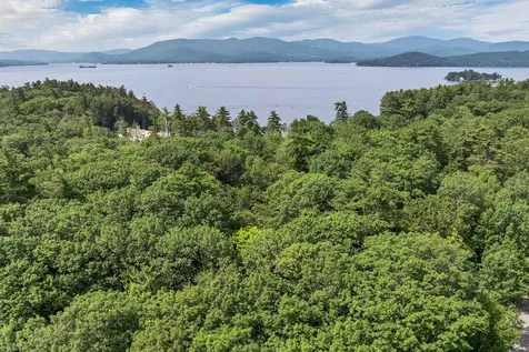 28 Spruce Road Wolfeboro NH 03894