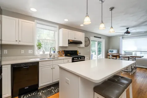 23 Greenleaf Drive Seabrook NH 03874