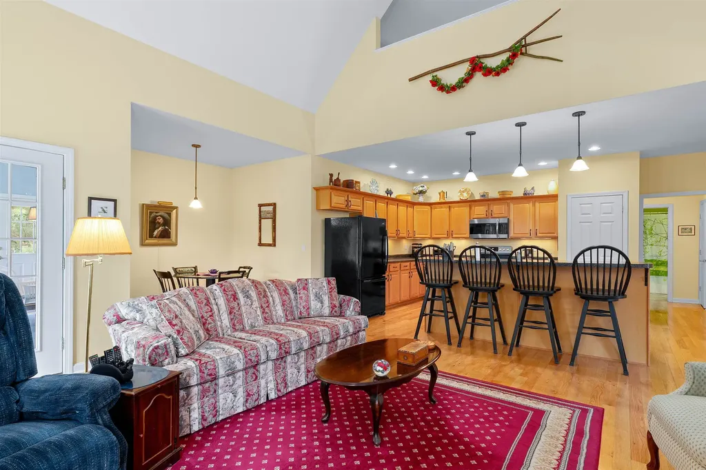 24 Gladiola Way Dover NH 03820