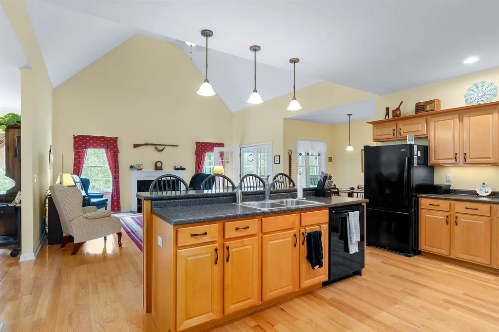 24 Gladiola Way Dover NH 03820