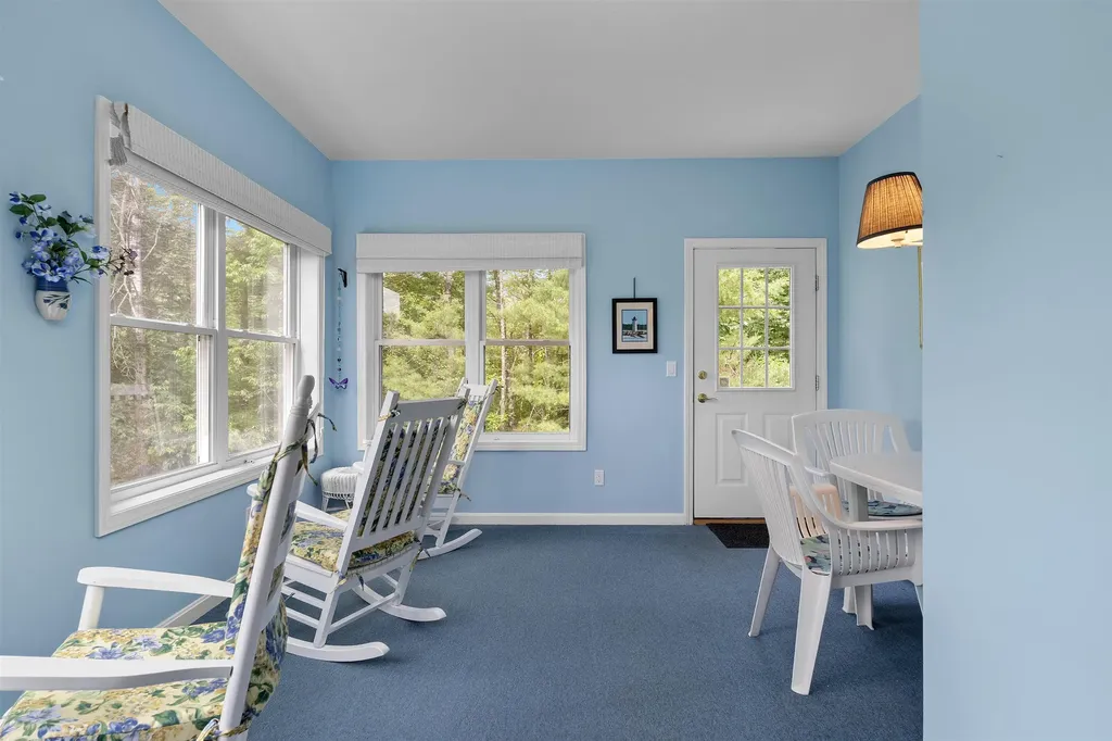 24 Gladiola Way Dover NH 03820