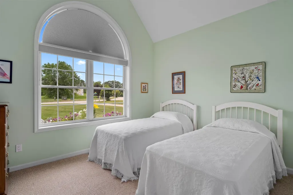 24 Gladiola Way Dover NH 03820