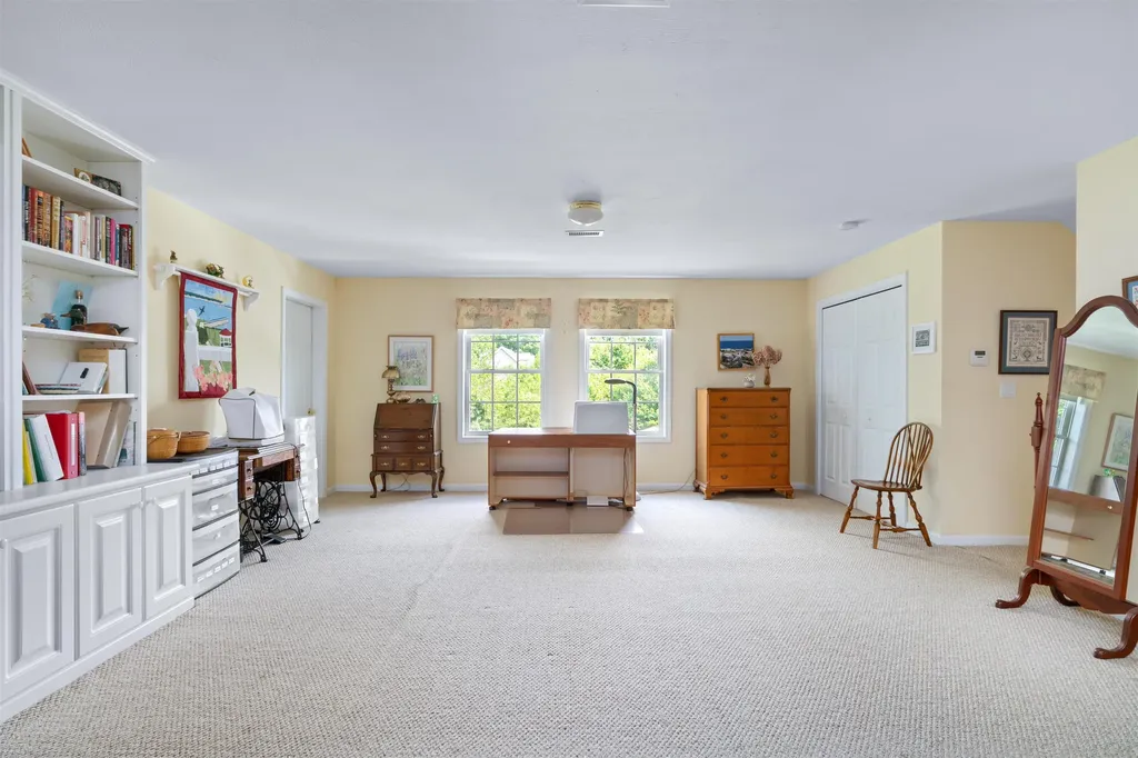 24 Gladiola Way Dover NH 03820