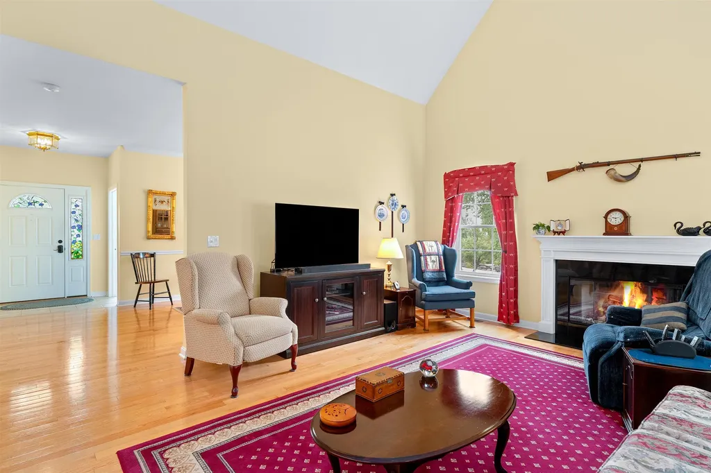 24 Gladiola Way Dover NH 03820